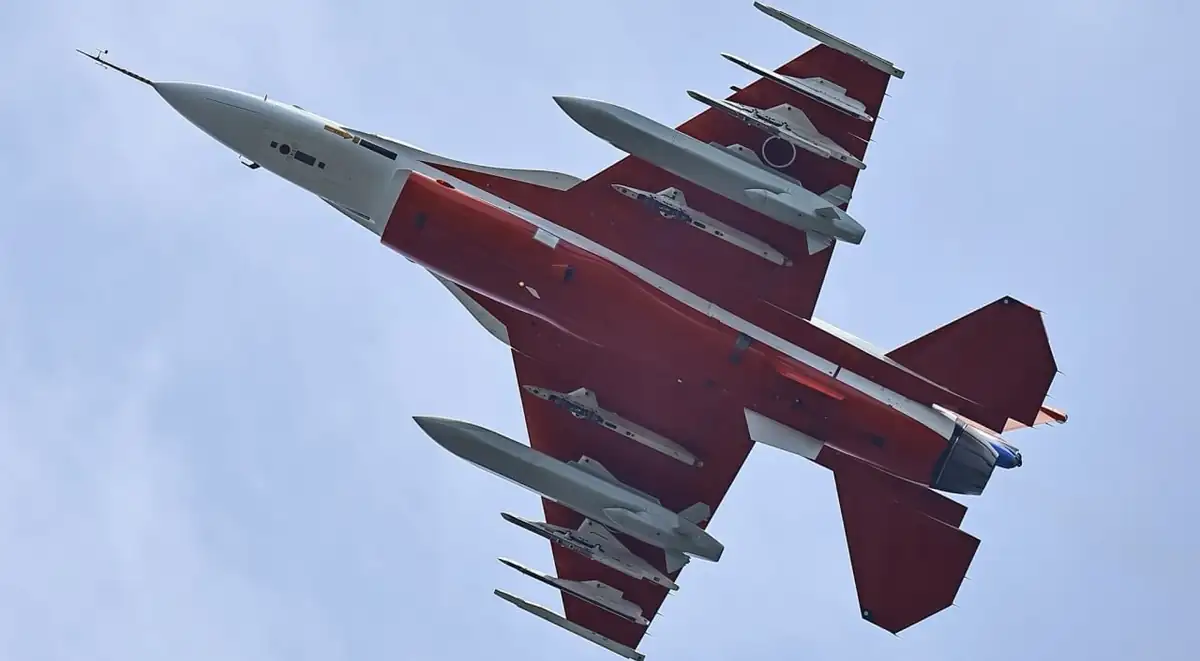 Япония показала F-2 с новой крупной ракетой 1 temp photo 99662