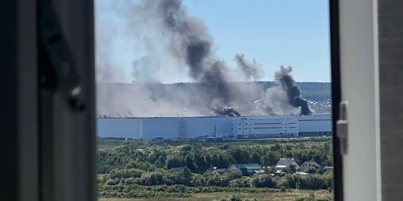 Атакован логистический хаб WB в Екатеринбурге и аэродром в Крыму