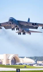 США превращают B-52H в носители противокорабельных ракет LRASM