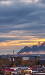 Украина вновь атаковала крупнейший НПЗ России в Омске: горит установка АВТ
