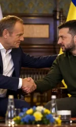 Туск ответил солидарностью на угрозы Кремля, ЕС готовит визовые ограничения
